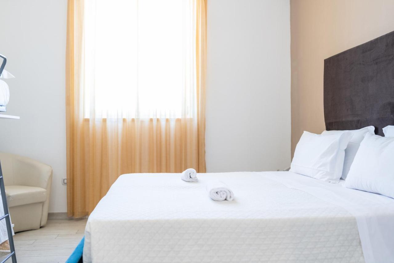 Hotel Reverse トッレ・サンタ・サビーナ エクステリア 写真
